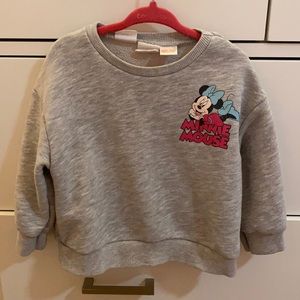The cutest Minnie Mouse sweatshirt!!
